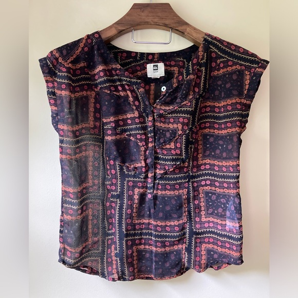 QUIKSILVER - XS Sheer Button Down Blouse - Picture 2 of 10